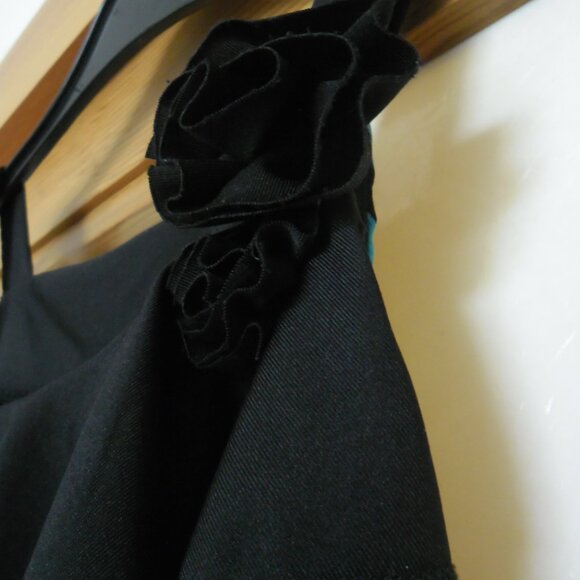 Cute tie-back top with rose detail on one shoulder. Small size. - Picture 3 of 5